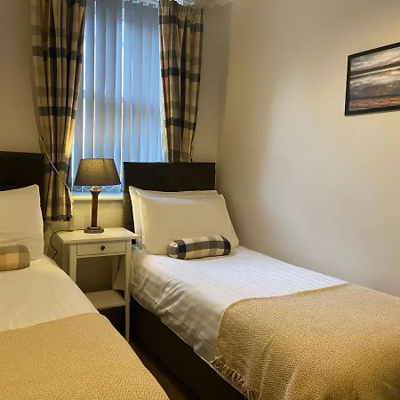 Homes - Beckside Apartment, Town Centre, Hadrians *