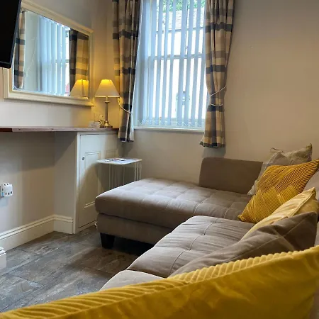 Homes - Beckside Apartment, Town Centre, Hadrians * Brampton